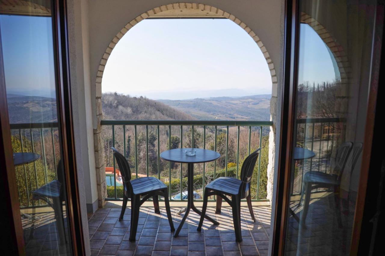 Hotel Ristorante Al Brunello Di Montalcino Exterior photo