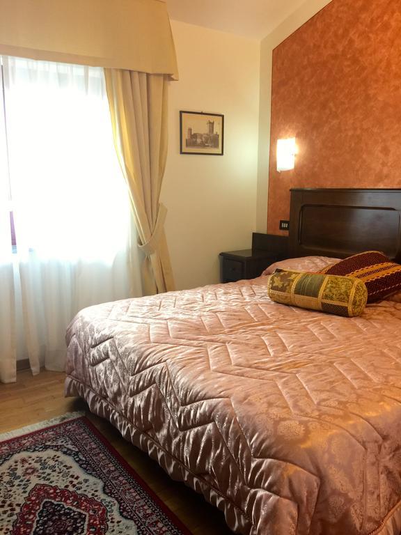 Hotel Ristorante Al Brunello Di Montalcino Room photo