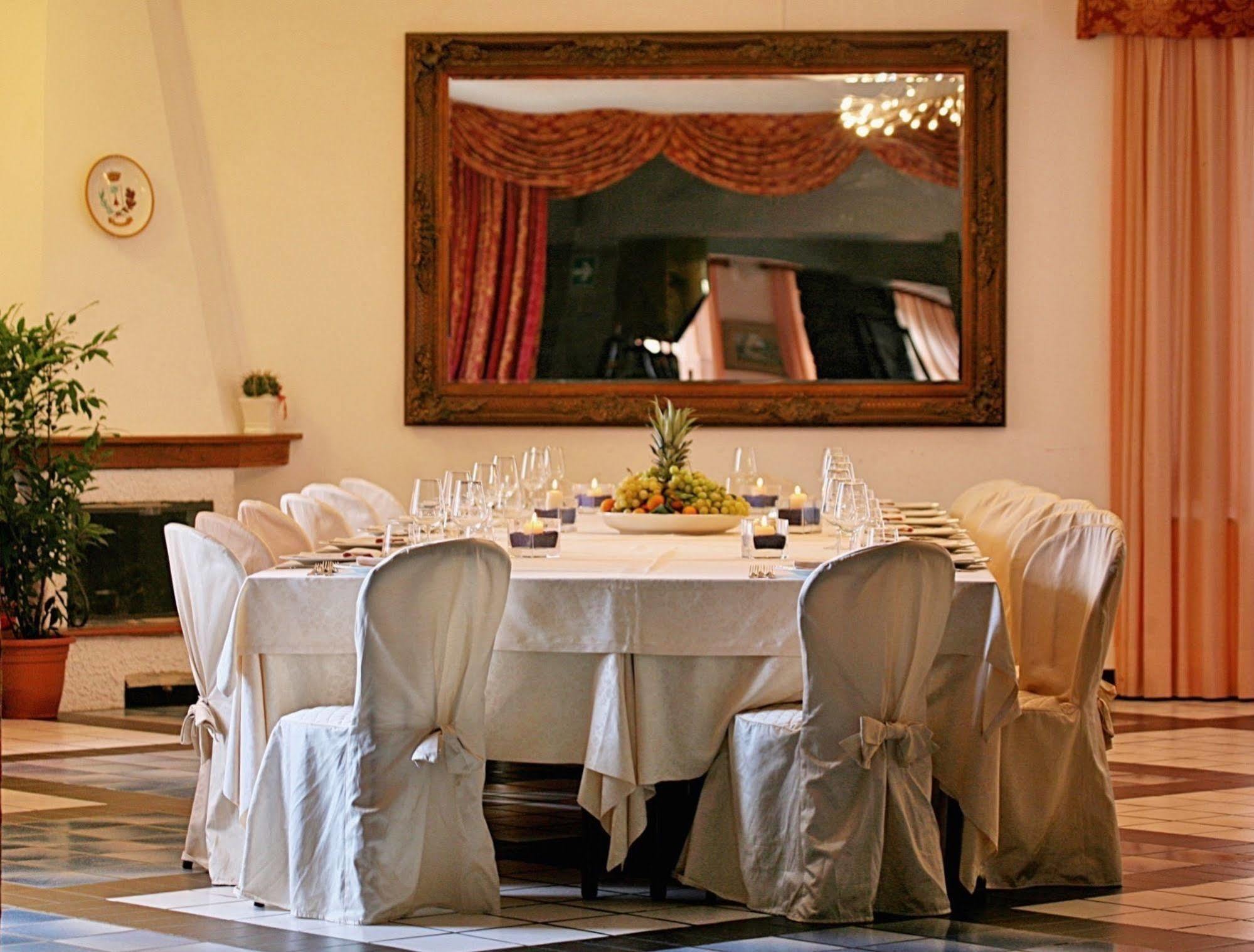 Hotel Ristorante Al Brunello Di Montalcino Exterior photo
